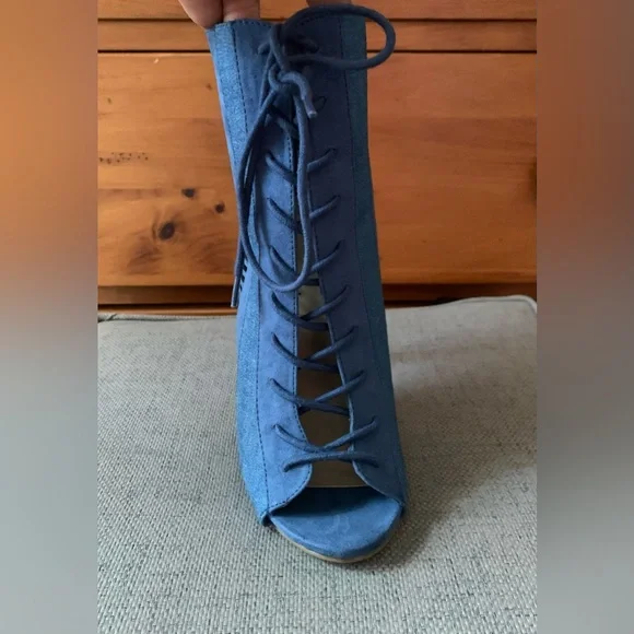 Classy Blue Denim Lace Up Bootie, sz 7 - Picture 2 of 7